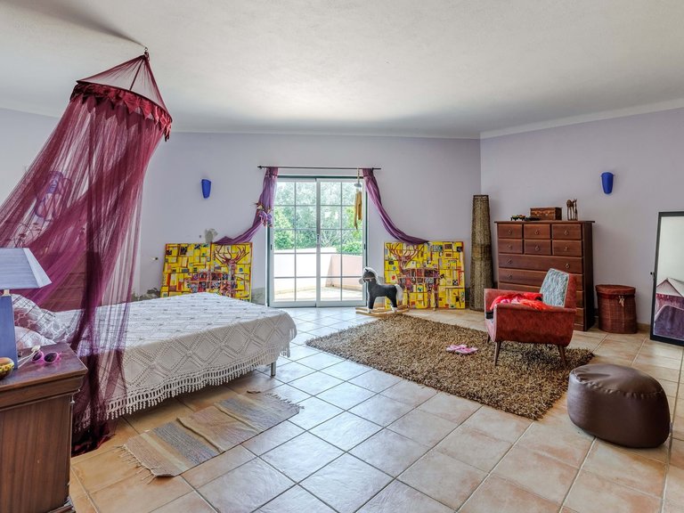 Villa for Sale in Lagoa, Algarve, Portugal 11