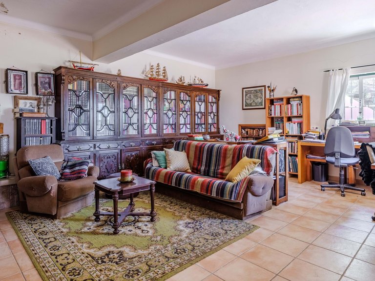 Villa for Sale in Lagoa, Algarve, Portugal 12