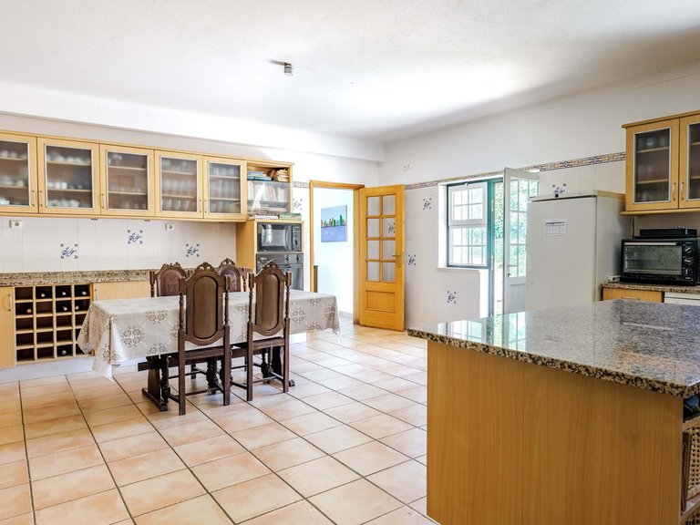 Villa for Sale in Lagoa, Algarve, Portugal 29