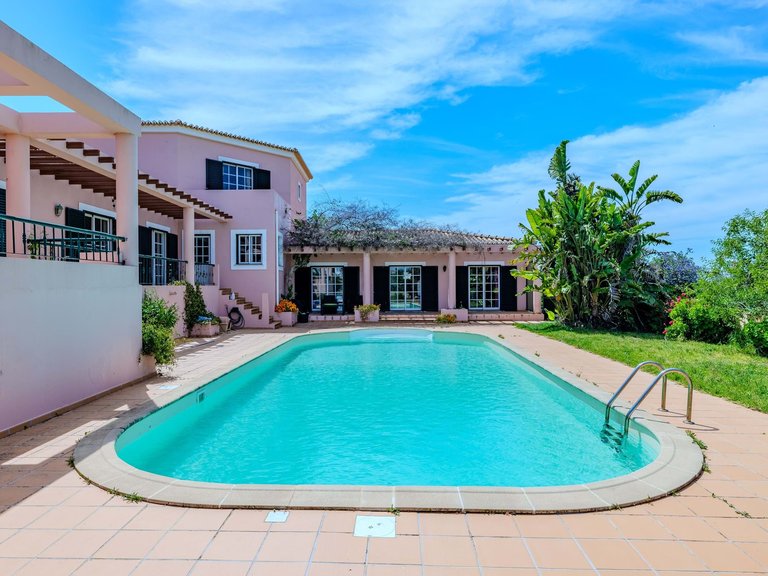 Villa for Sale in Lagoa, Algarve, Portugal 8