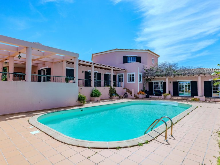 Villa for Sale in Lagoa, Algarve, Portugal 25
