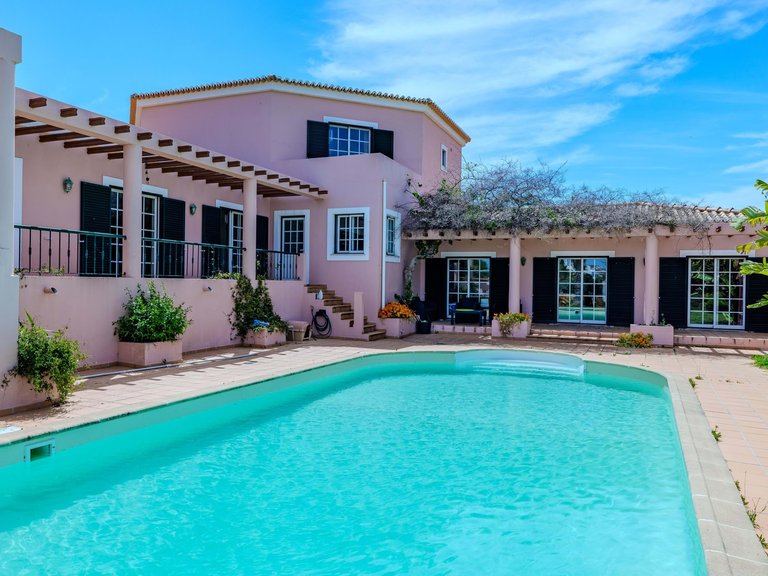 Villa for Sale in Lagoa, Algarve, Portugal 13