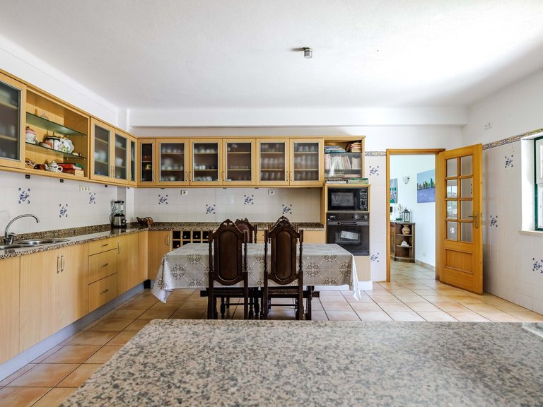 Villa for Sale in Lagoa, Algarve, Portugal 18