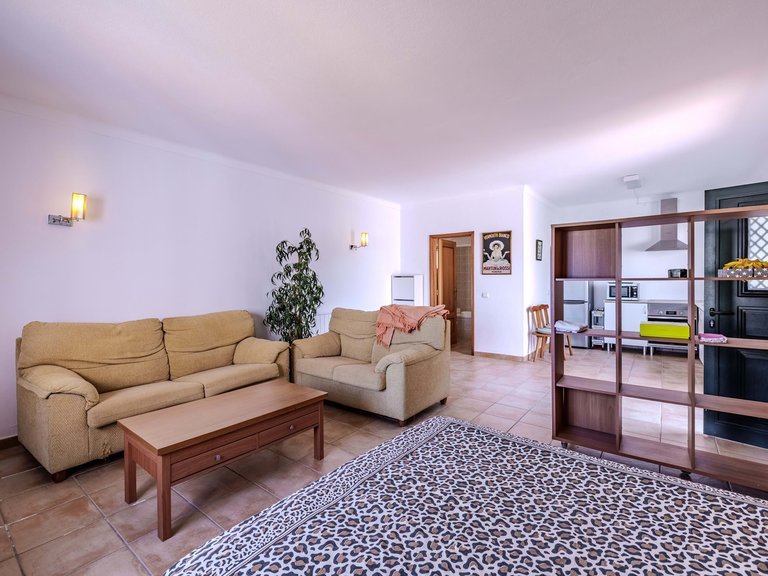 Villa for Sale in Lagoa, Algarve, Portugal 17
