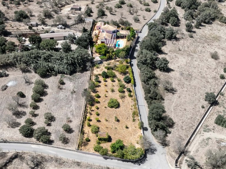 Villa for Sale in Lagoa, Algarve, Portugal 43