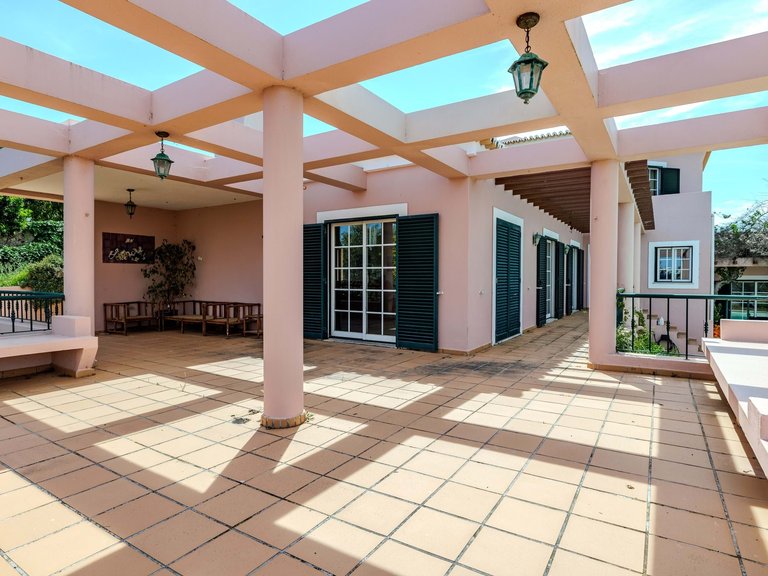 Villa for Sale in Lagoa, Algarve, Portugal 22