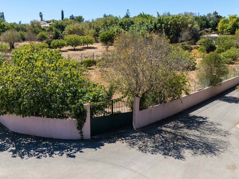 Villa for Sale in Lagoa, Algarve, Portugal 44