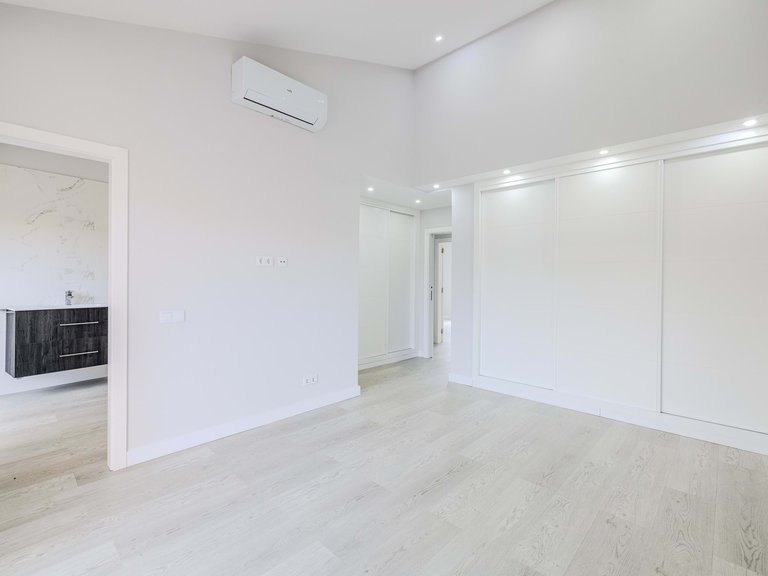 Apartment for Sale in Lagoa, Algarve, Portugal 5