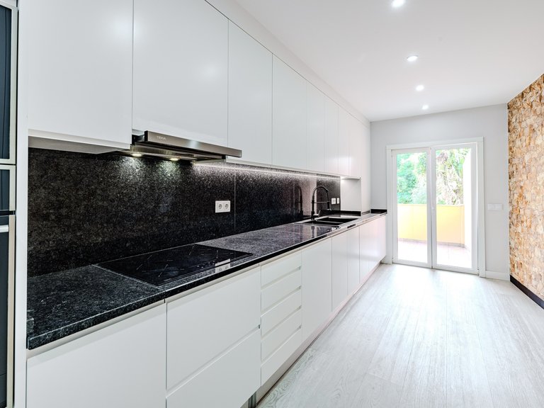 Apartment for Sale in Lagoa, Algarve, Portugal 16