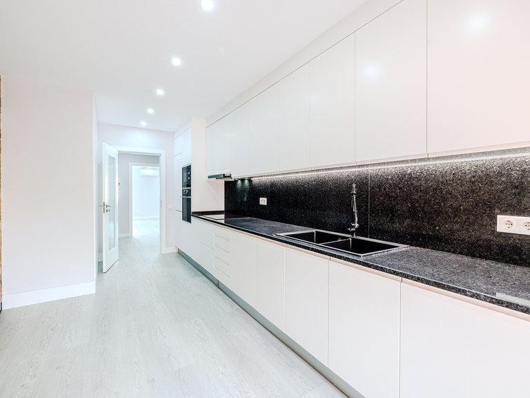 Apartment for Sale in Lagoa, Algarve, Portugal 17