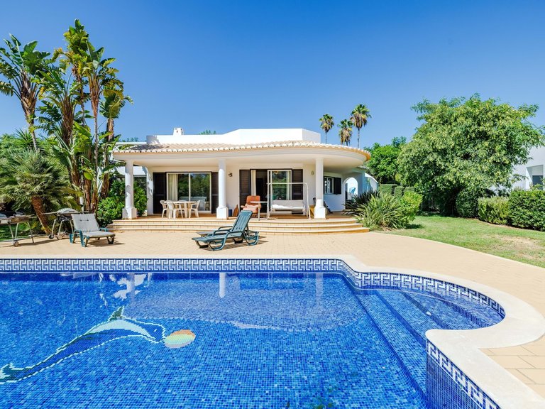 Villa for Sale in Albufeira, Algarve, Portugal 6