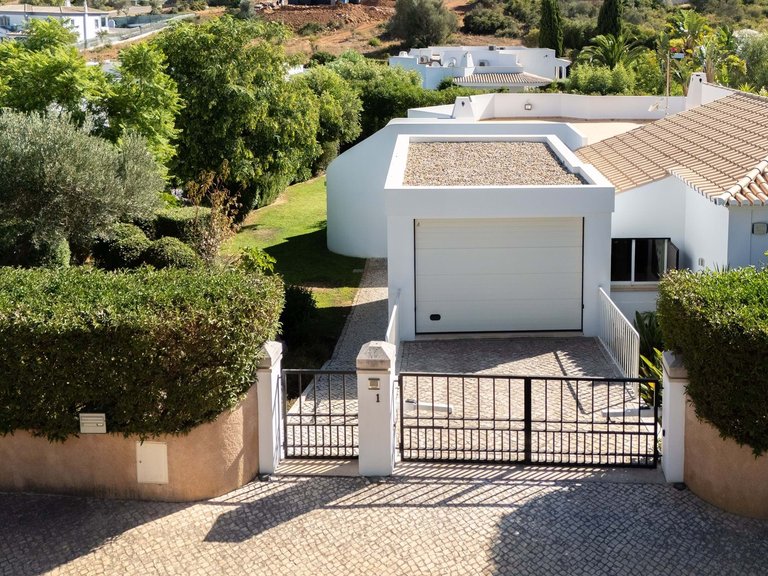 Villa for Sale in Albufeira, Algarve, Portugal 7