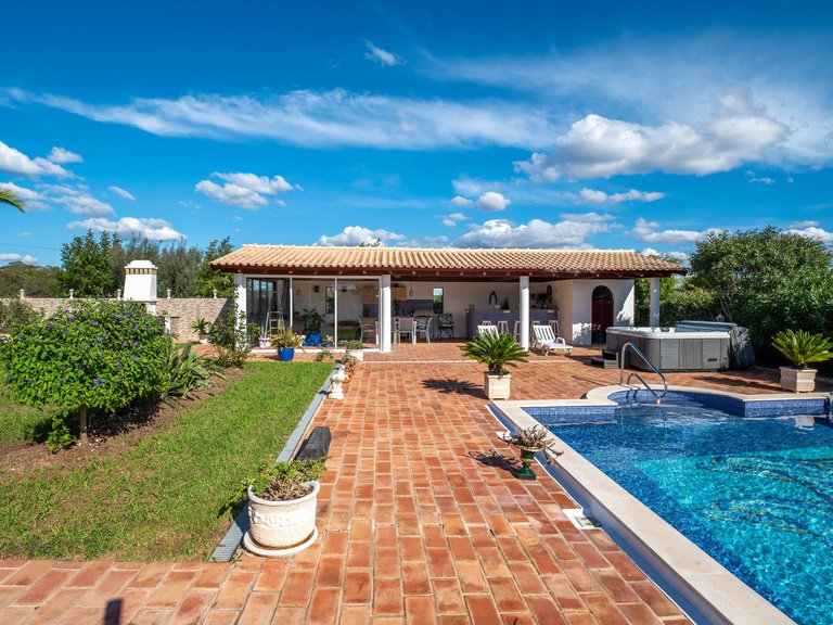Villa for Sale in Lagos, Algarve, Portugal 11