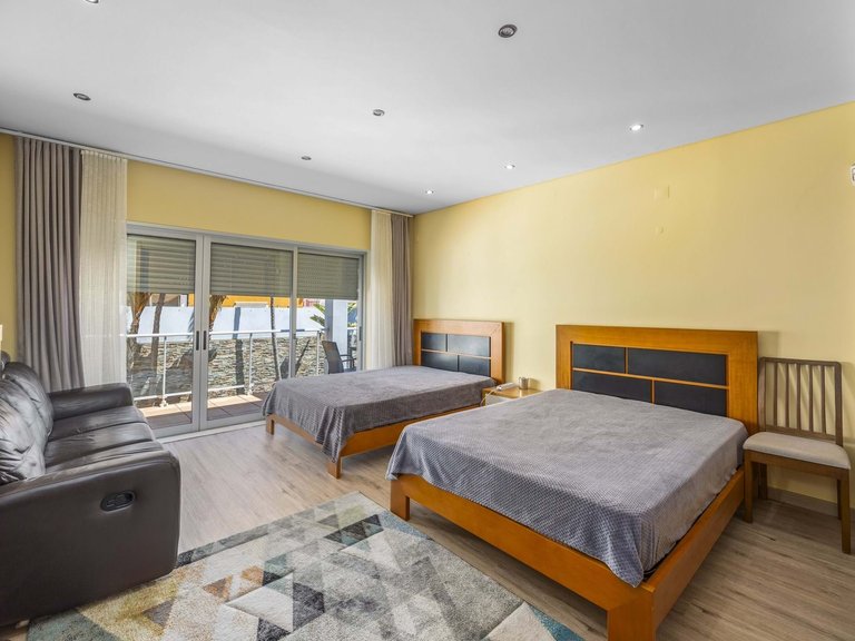 Villa for Sale in Lagoa, Algarve, Portugal 6