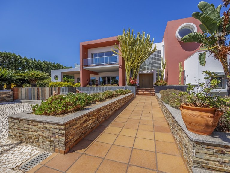 Villa for Sale in Lagoa, Algarve, Portugal 16