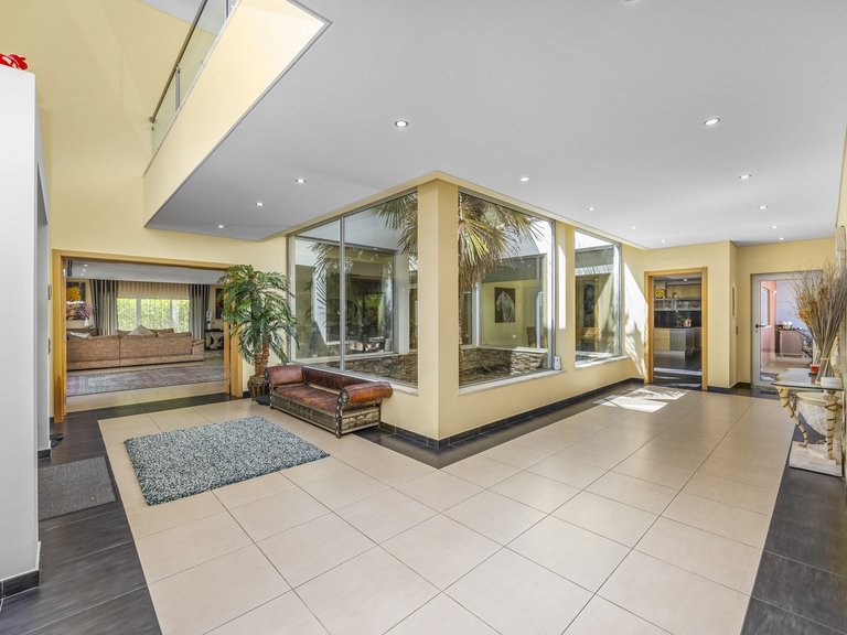 Villa for Sale in Lagoa, Algarve, Portugal 19