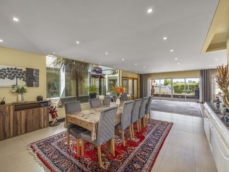 Villa for Sale in Lagoa, Algarve, Portugal 13