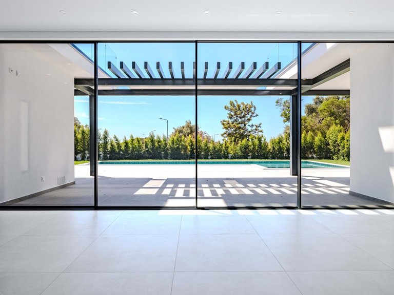 Villa for Sale in Albufeira, Algarve, Portugal 5