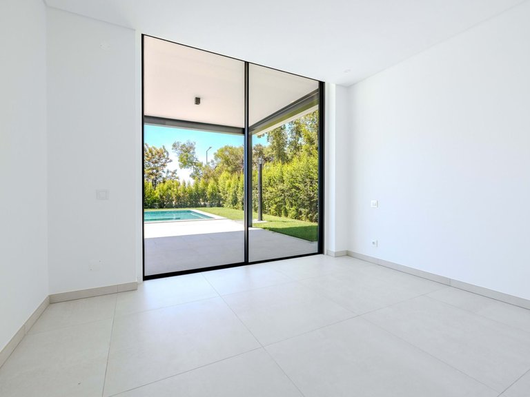 Villa for Sale in Albufeira, Algarve, Portugal 11