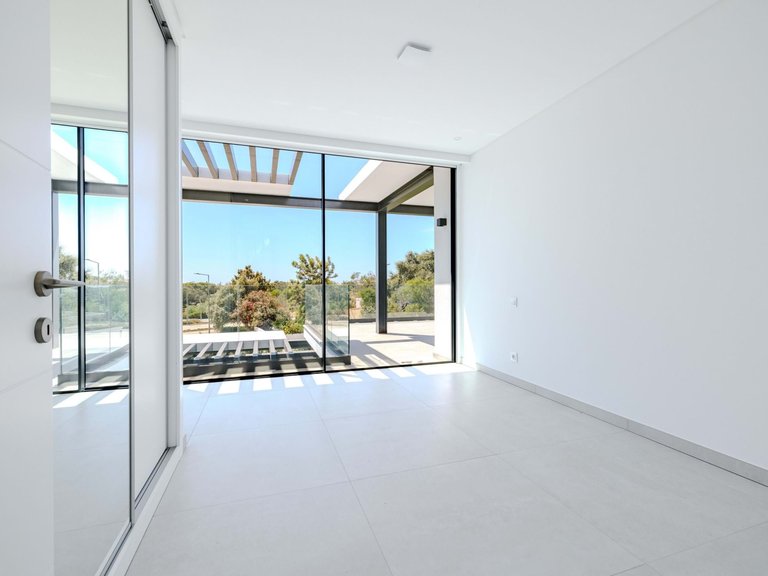 Villa for Sale in Albufeira, Algarve, Portugal 18