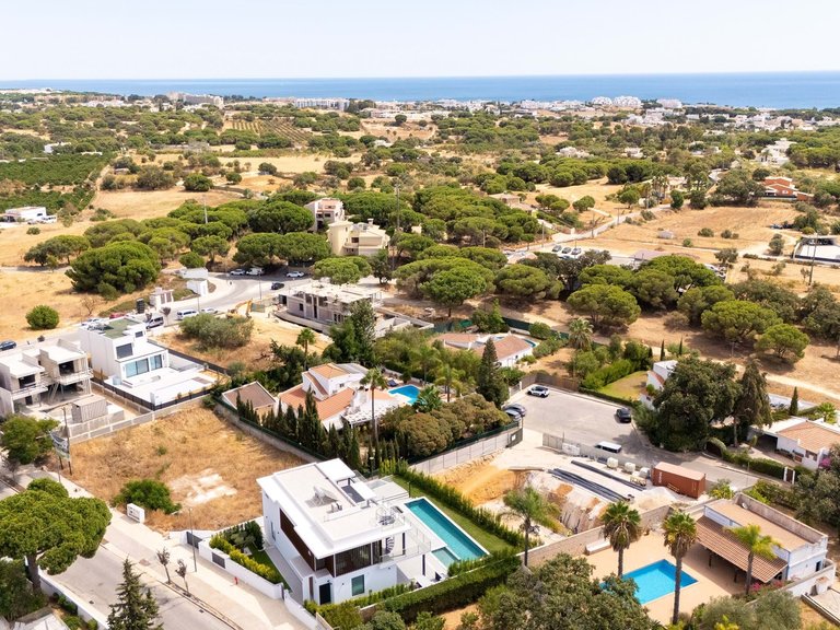 Villa for Sale in Albufeira, Algarve, Portugal 27