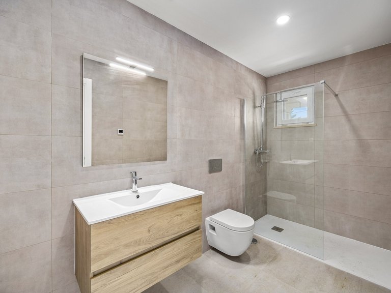 Villa for Sale in Albufeira, Algarve, Portugal 17