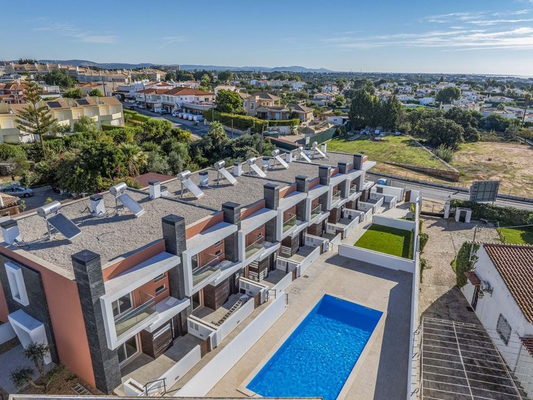 Villa for Sale in Albufeira, Algarve, Portugal 1