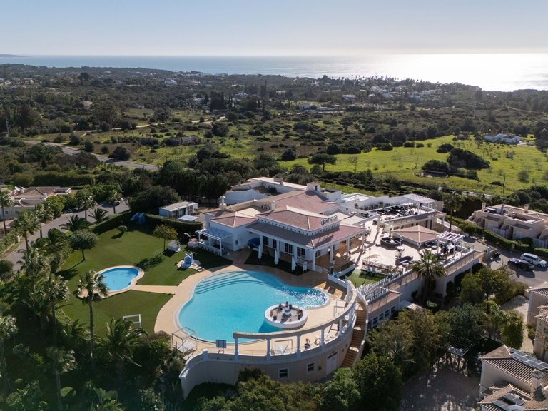 Apartment for Sale in Lagoa, Algarve, Portugal 16