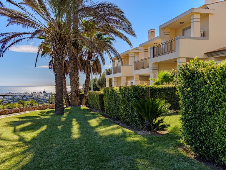 Villa for Sale in Albufeira, Algarve, Portugal 1