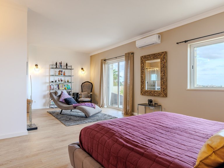 Villa for Sale in Albufeira, Algarve, Portugal 14