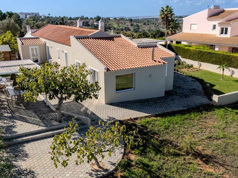 Villa for Sale in Portimão, Algarve, Portugal 9