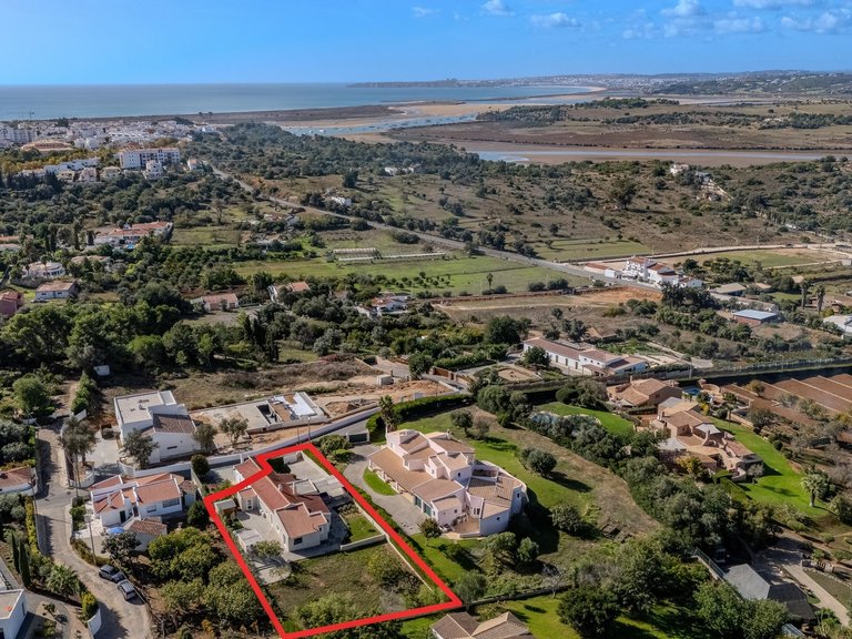 Villa for Sale in Portimão, Algarve, Portugal 47