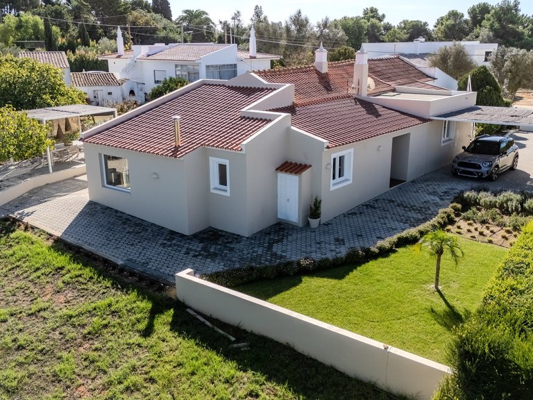 Villa for Sale in Portimão, Algarve, Portugal 6