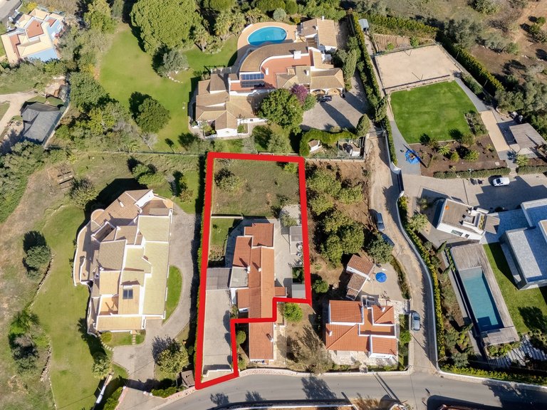Villa for Sale in Portimão, Algarve, Portugal 46