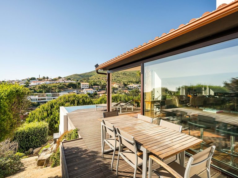 Villa for Sale in Portimão, Algarve, Portugal 1