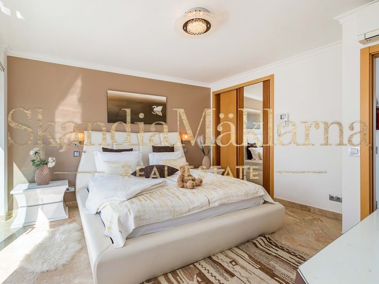 Villa for Sale in Portimão, Algarve, Portugal 29