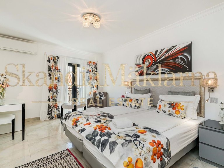 Villa for Sale in Portimão, Algarve, Portugal 15