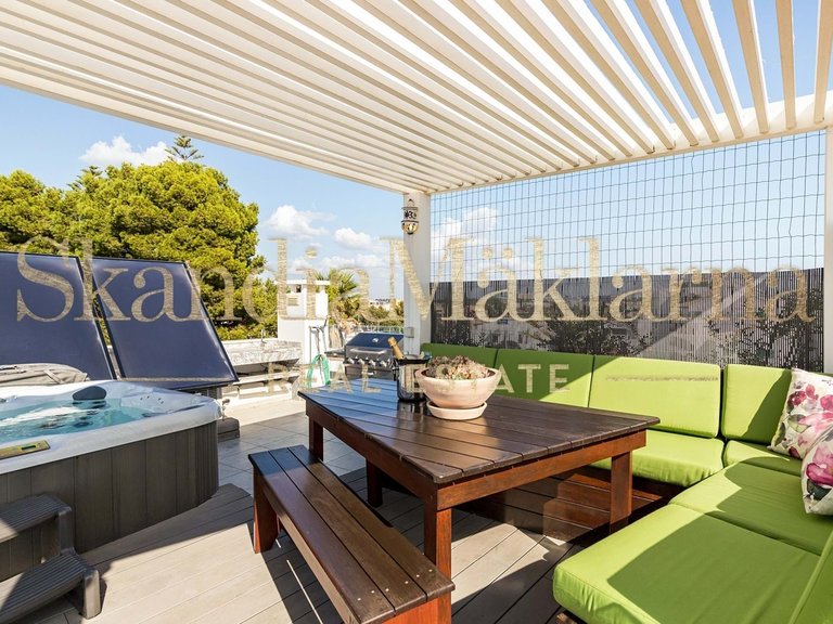 Villa for Sale in Portimão, Algarve, Portugal 32