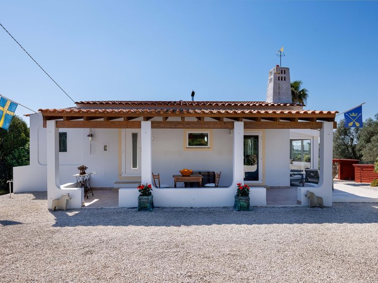 Villa for Sale in Silves, Algarve, Portugal 4