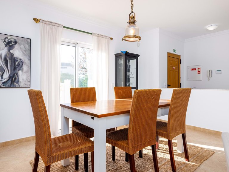Villa for Sale in Lagoa, Algarve, Portugal 14