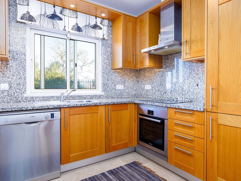 Villa for Sale in Lagoa, Algarve, Portugal 19