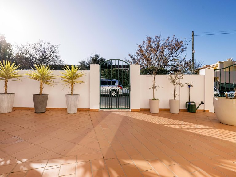 Villa for Sale in Lagoa, Algarve, Portugal 8