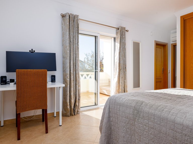 Villa for Sale in Lagoa, Algarve, Portugal 29