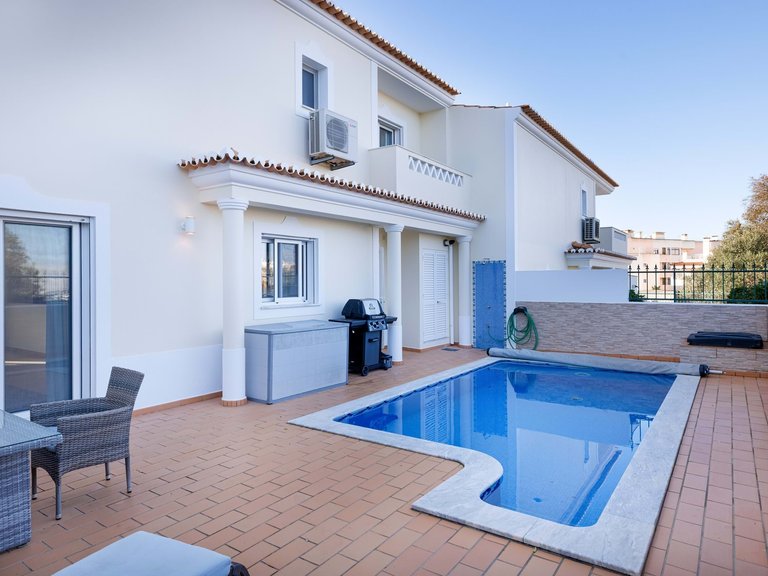 Villa for Sale in Lagoa, Algarve, Portugal 4
