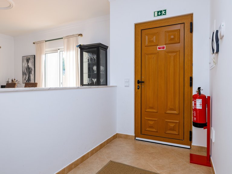Villa for Sale in Lagoa, Algarve, Portugal 11