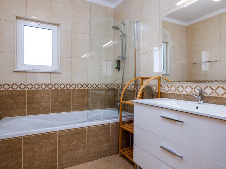 Villa for Sale in Lagoa, Algarve, Portugal 25