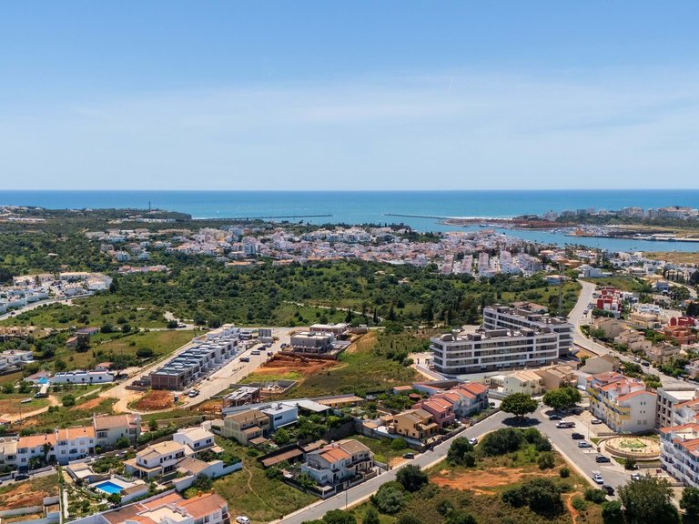 Villa for Sale in Lagoa, Algarve, Portugal 33