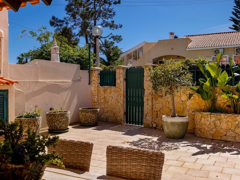 Villa for Sale in Albufeira, Algarve, Portugal 6