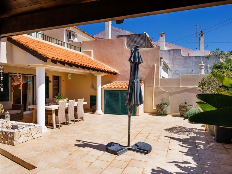 Villa for Sale in Albufeira, Algarve, Portugal 8