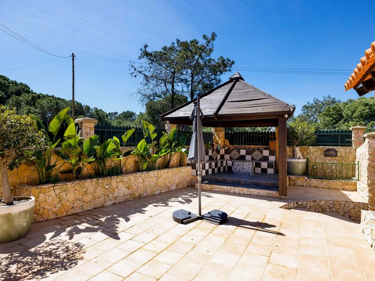 Villa for Sale in Albufeira, Algarve, Portugal 4